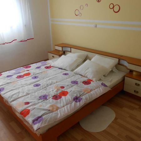 Apartman Gabi Kastav Eksteriør billede